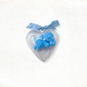 Baby in plexiglas bol zeepje in blauw