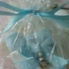 Cupcake baby zeepje in blauw verpakt in folie