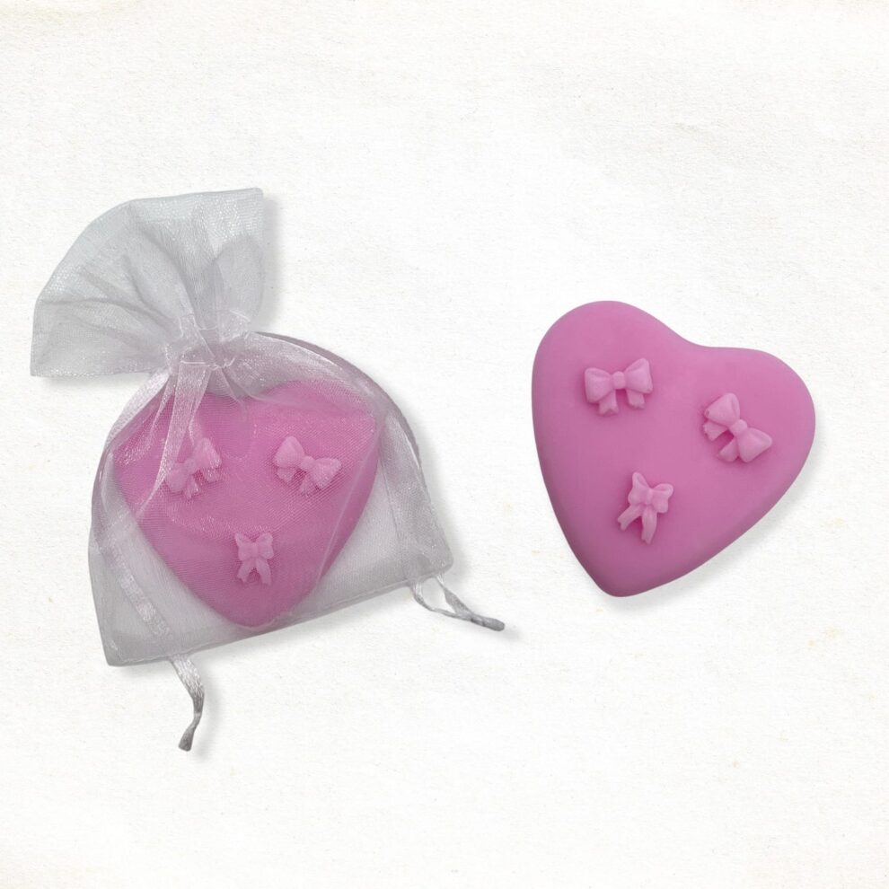 Hart met kleine strikjes zeepje in roze Hart met kleine strikjes zeepje in roze