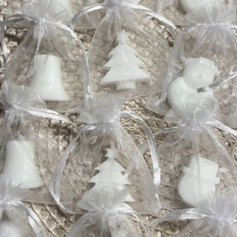 Kerstfiguur zeepje in wit