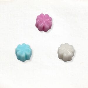 Klavertje vier zeepje in roze, wit en blauw