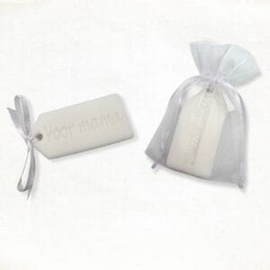 Label with text “Voor mama” soap in white