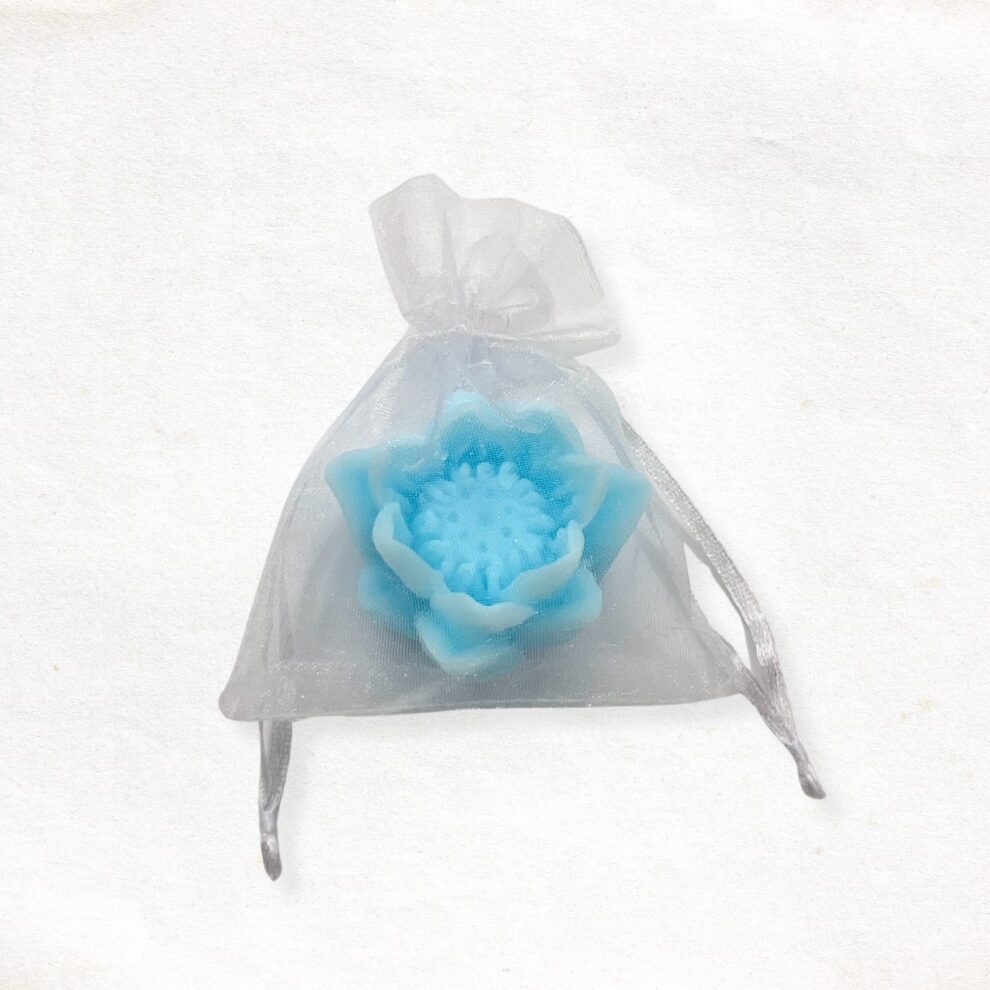 Lotusbloem zeepje in organza zakje