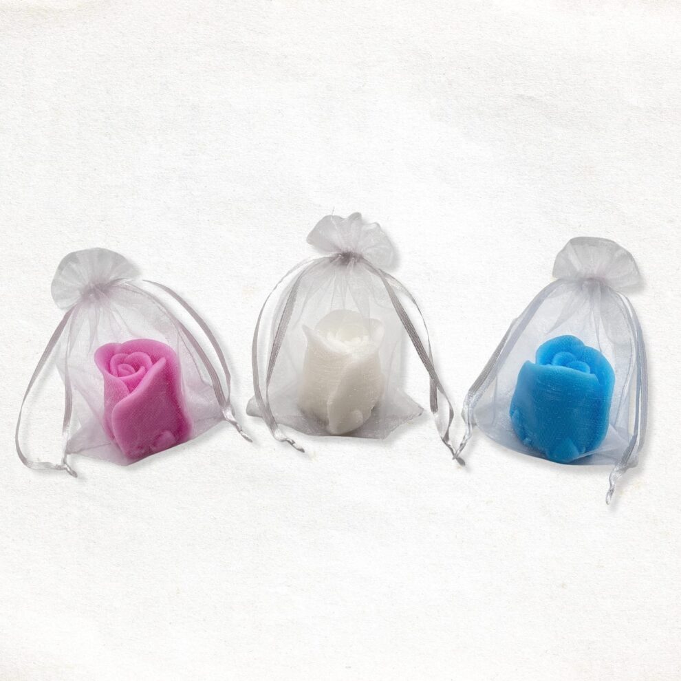 Rozenknop zeepje in een organza zakje