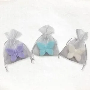 Vlinder zeepje in een organza zakje