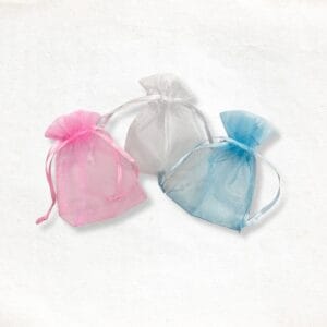 Organza zakje in wit, blauw en roze in 7 x 9 cm