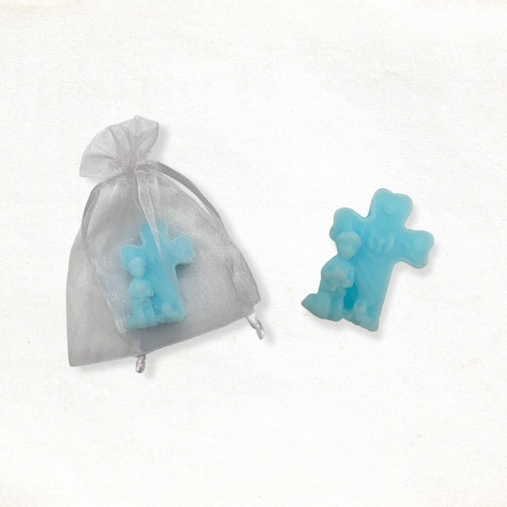 Kruis met jongen zeepje in blauw