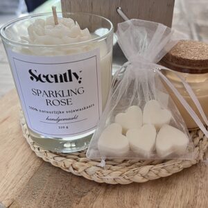 Sparkling rose candle